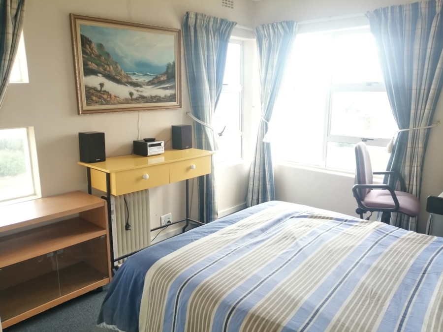 To Let 1 Bedroom Property for Rent in Strand Central Western Cape